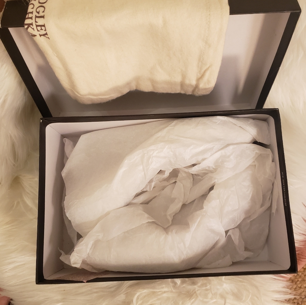 Badgley Mischka Like New Satin Pegasis Pumps, Sz 9 - Picture 13 of 14